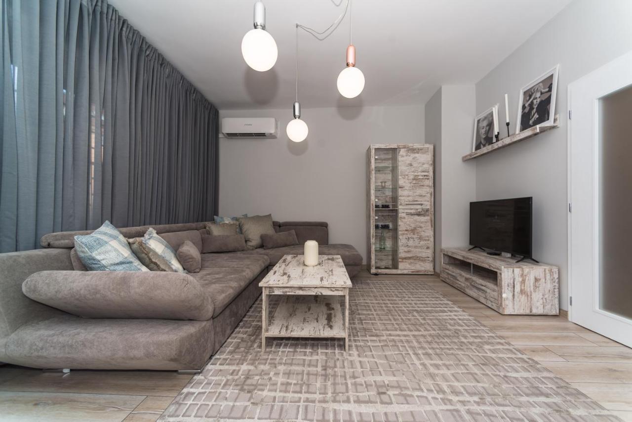 Fashionable 1Bd Flat In The Centre Of Plovdiv Apartman Kültér fotó
